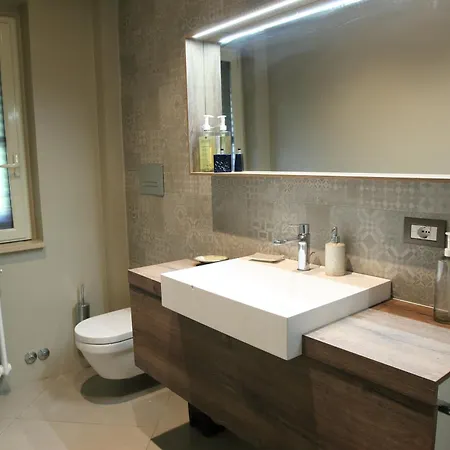 Domus Aurige Villa *